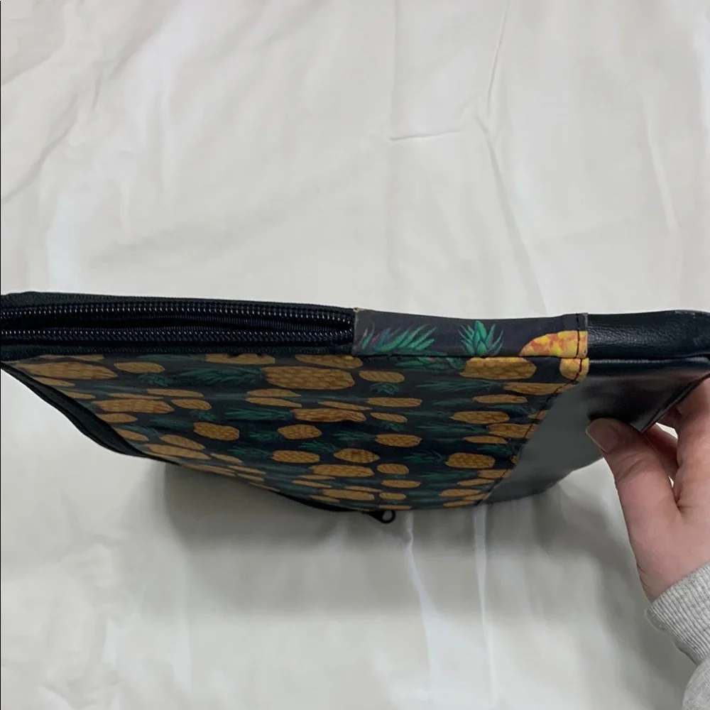 Pineapple Print Black Laptop Sleeve